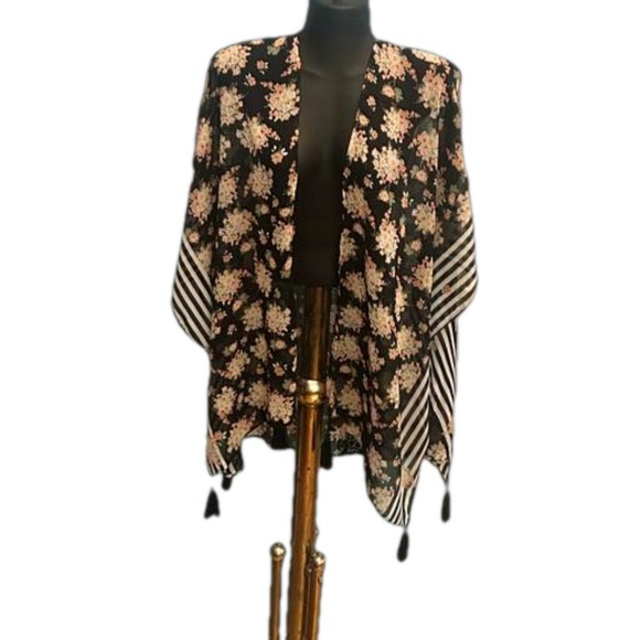 NWOT Time and Tru One size fits most floral striped kimono - Picture 3 of 11